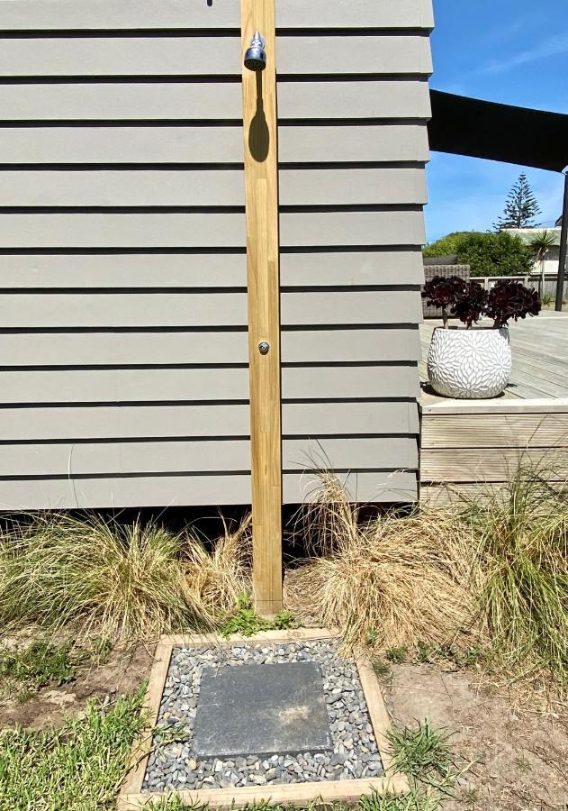 Otaki Beachfront Getaway Exterior photo